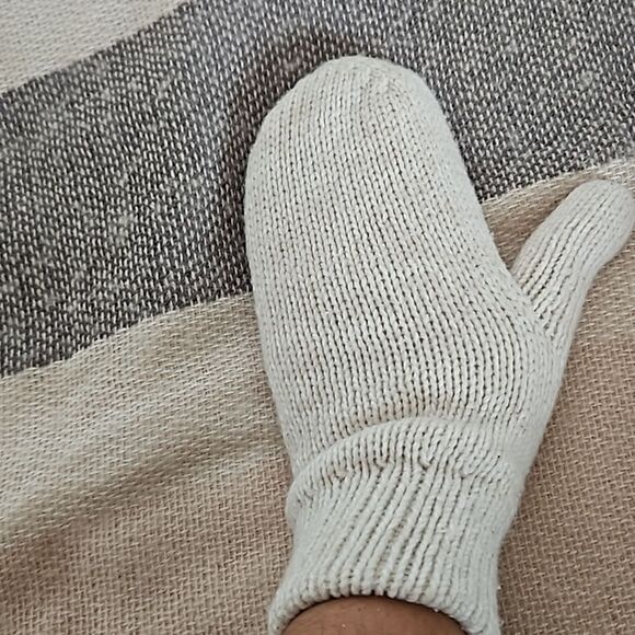 Ardene Women's Scarf & Gloves Set Cream - Picture 13 of 16